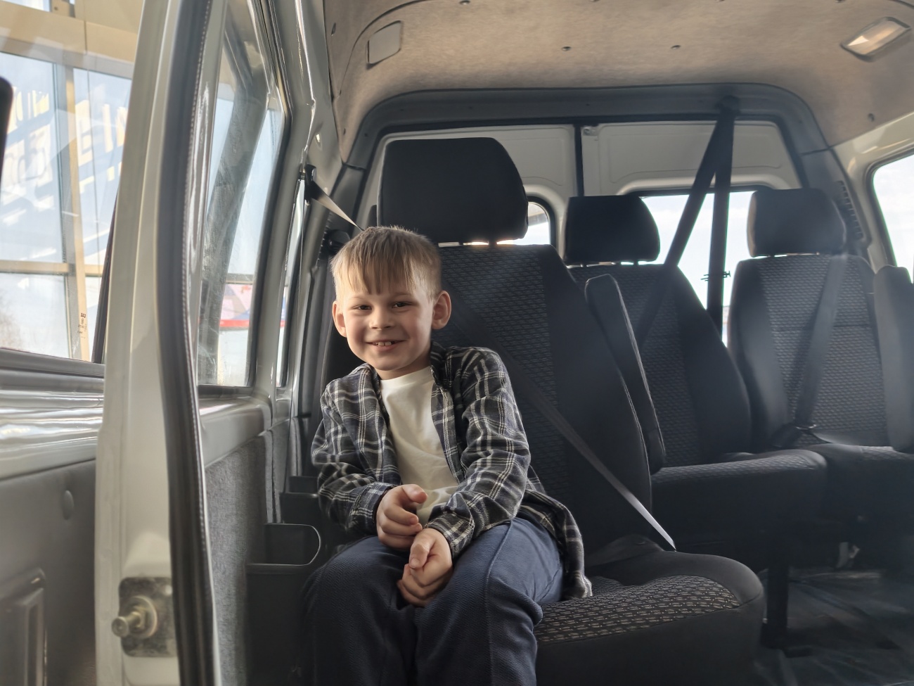 Передача автомобиля многодетной семье_15.jpg Передача автомобиля многодетной семье_15.jpg